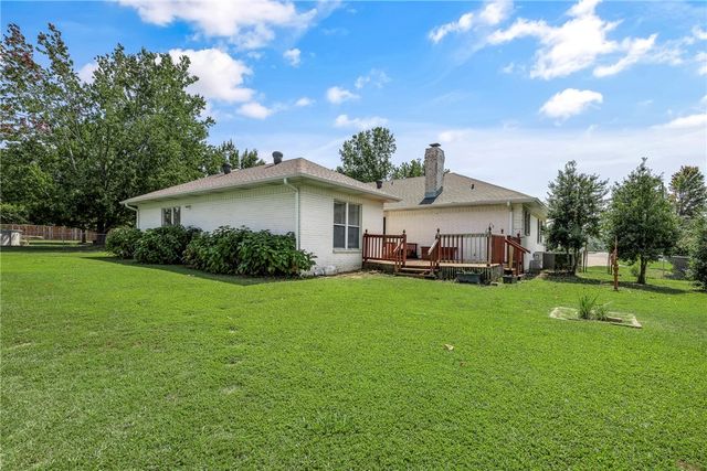 912 NW 9th Street, Bentonville, AR 72712