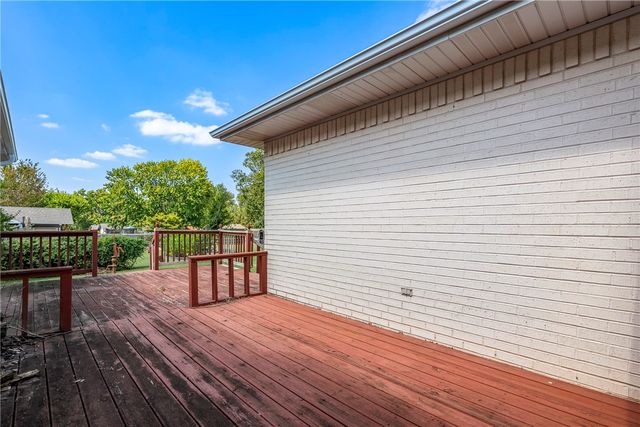 912 NW 9th Street, Bentonville, AR 72712