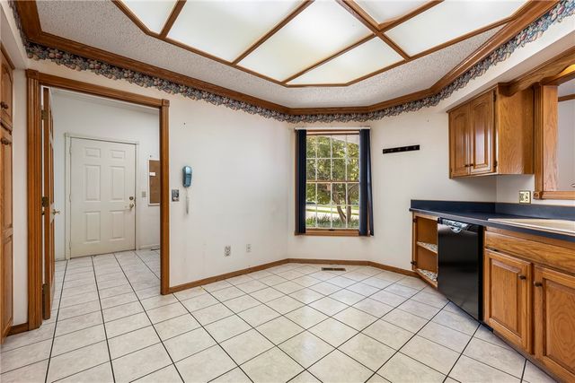 912 NW 9th Street, Bentonville, AR 72712