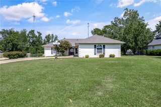 912 NW 9th Street, Bentonville, AR 72712