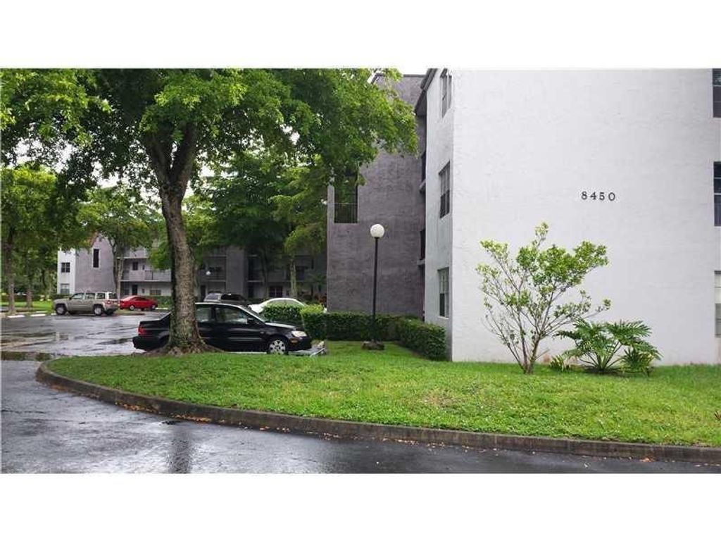 8450 Lagos De Campo Boulevard 201, Tamarac, FL 33321
