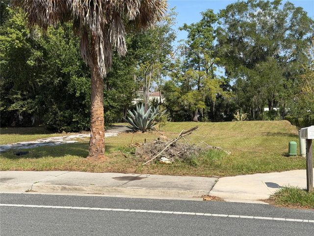 121 W LEMON STREET, Lady Lake, FL 32159