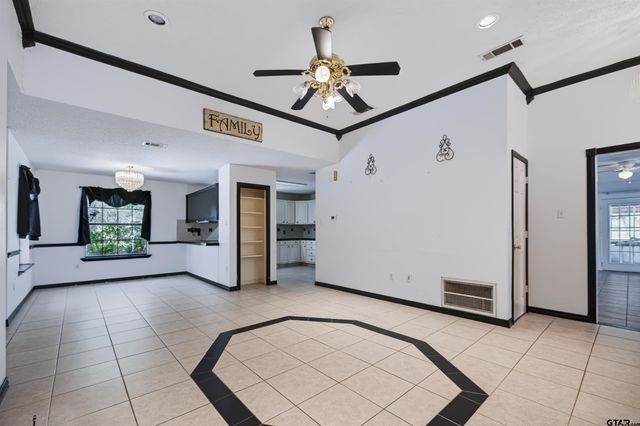 12013 County Road 4163, Tyler, TX 75704