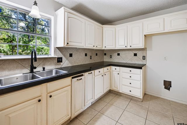 12013 County Road 4163, Tyler, TX 75704