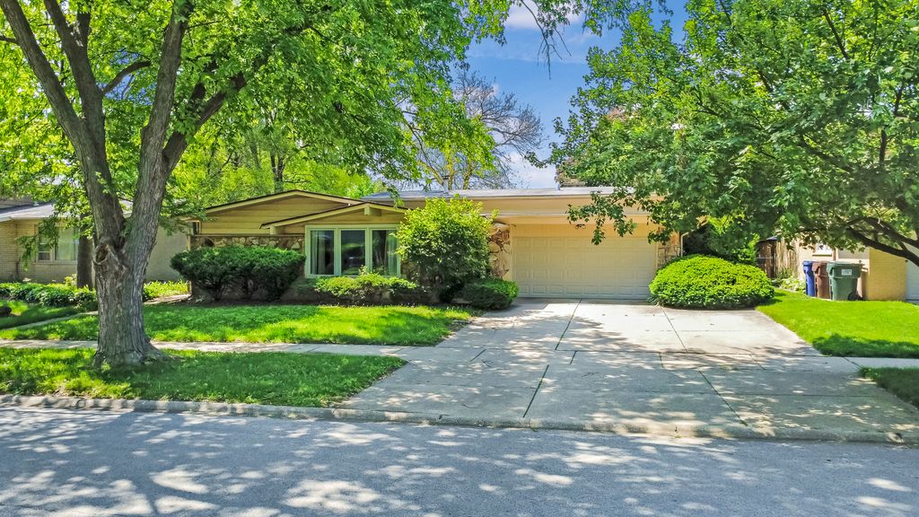 1028 W Ohio Street, Glenwood, IL 60425
