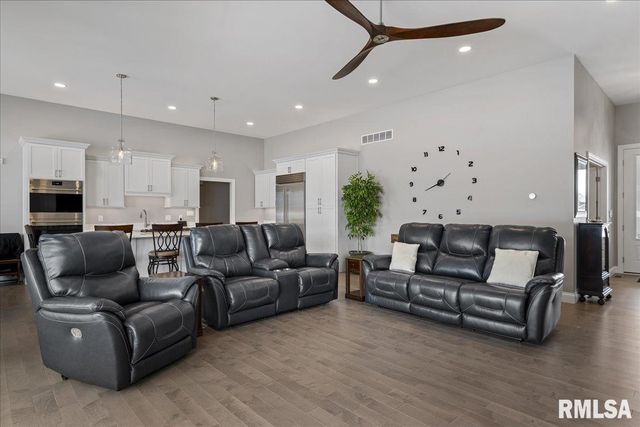 2813 RICHARDSON Drive, Springfield, IL 62711