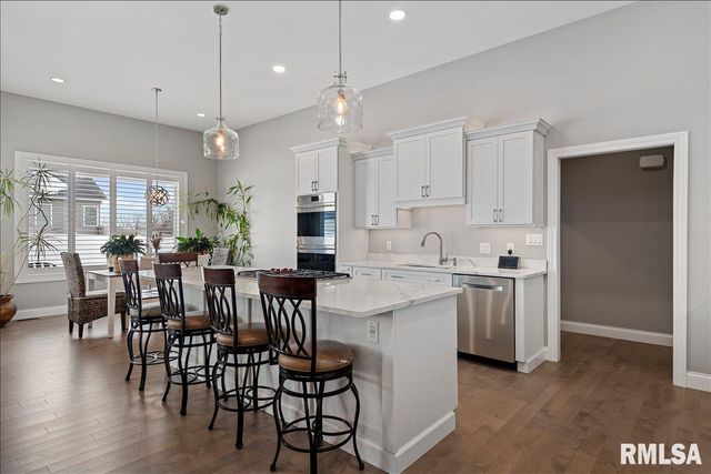 2813 RICHARDSON Drive, Springfield, IL 62711