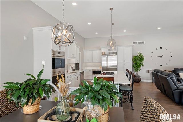 2813 RICHARDSON Drive, Springfield, IL 62711