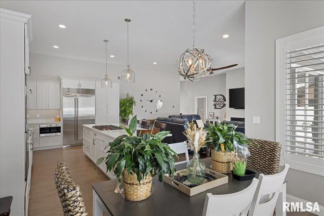 2813 RICHARDSON Drive, Springfield, IL 62711