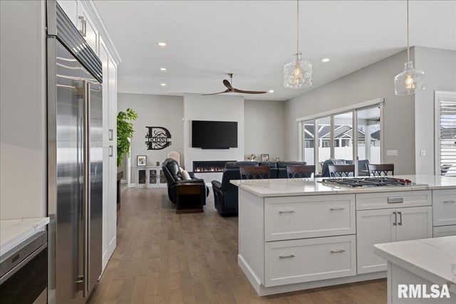 2813 RICHARDSON Drive, Springfield, IL 62711