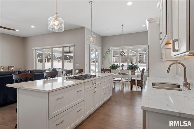 2813 RICHARDSON Drive, Springfield, IL 62711