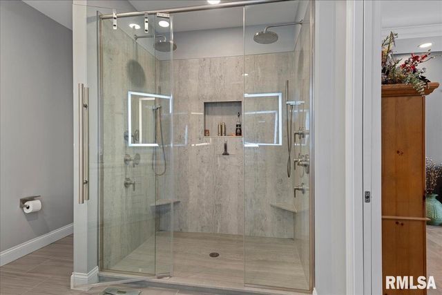 2813 RICHARDSON Drive, Springfield, IL 62711