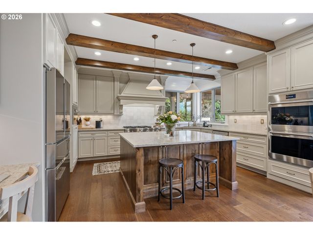 2605 LORINDA Ln, West Linn, OR 97068