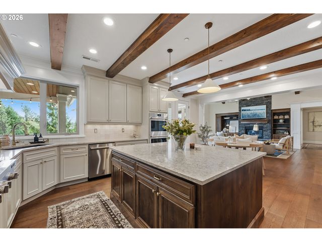 2605 LORINDA Ln, West Linn, OR 97068