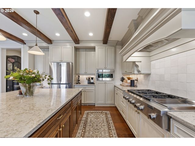2605 LORINDA Ln, West Linn, OR 97068