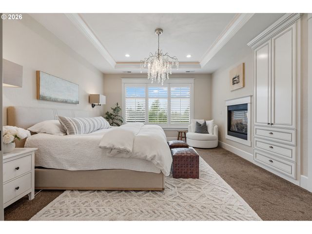 2605 LORINDA Ln, West Linn, OR 97068