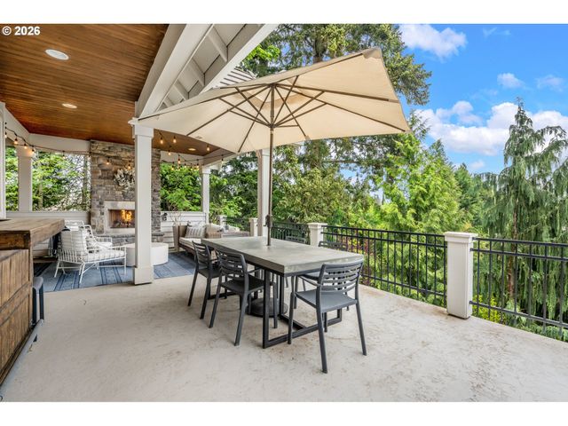 2605 LORINDA Ln, West Linn, OR 97068