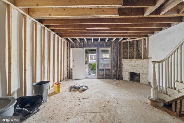 298 E QUEEN LN, Philadelphia, PA 19144