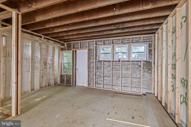 298 E QUEEN LN, Philadelphia, PA 19144