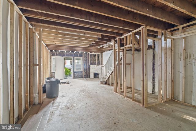 298 E QUEEN LN, Philadelphia, PA 19144