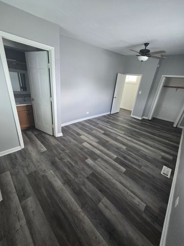 7139 W 74th Street, Chicago, IL 60638