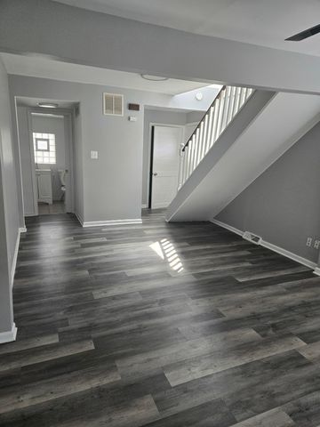 7139 W 74th Street, Chicago, IL 60638