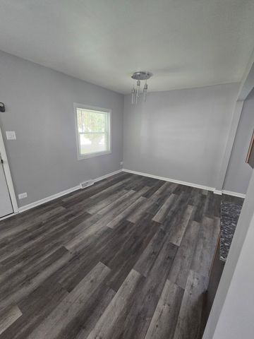 7139 W 74th Street, Chicago, IL 60638