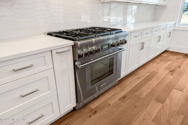 126 Eagle Way, Eatontown, NJ 07724