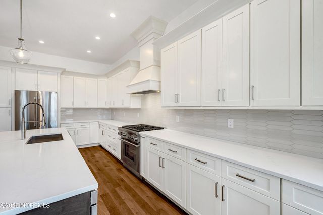 126 Eagle Way, Eatontown, NJ 07724