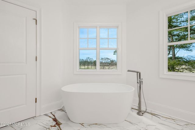 126 Eagle Way, Eatontown, NJ 07724