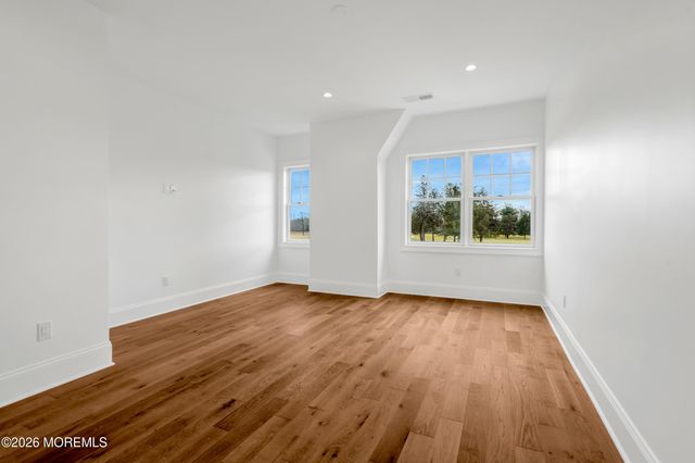 126 Eagle Way, Eatontown, NJ 07724