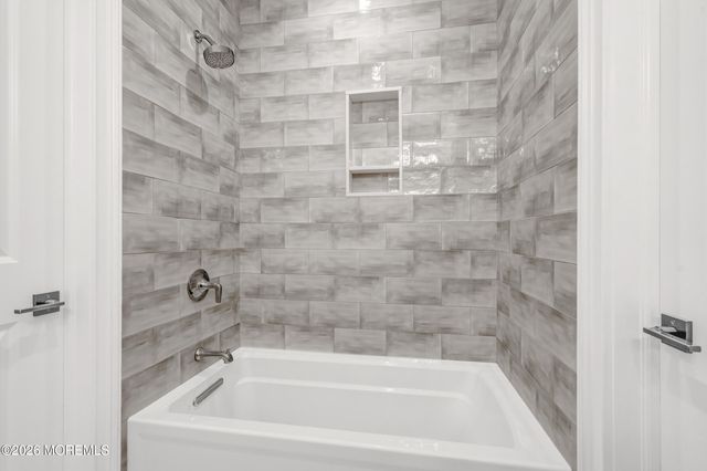 126 Eagle Way, Eatontown, NJ 07724