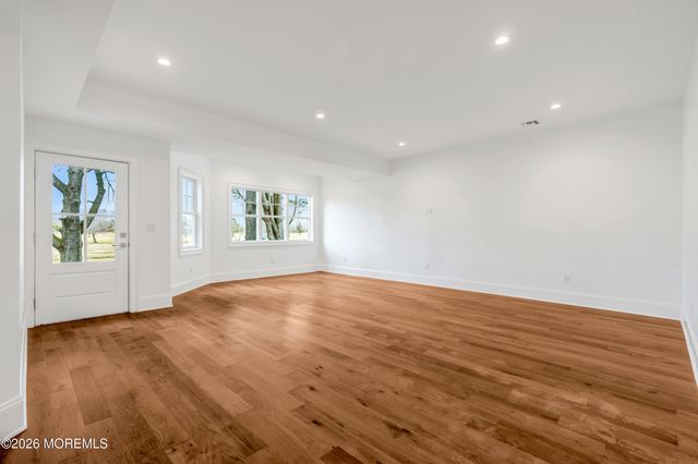 126 Eagle Way, Eatontown, NJ 07724