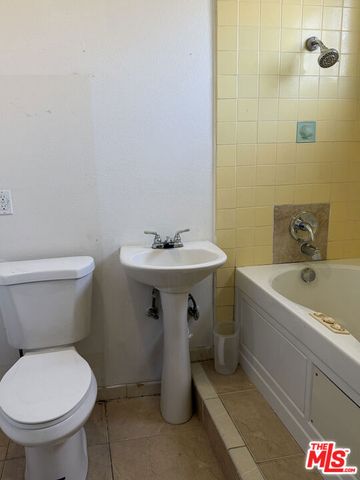 205 W Poplar Street, Compton, CA 90220