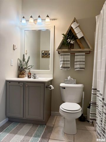 3445 W DORCHESTER Ridge D, Peoria, IL 61604