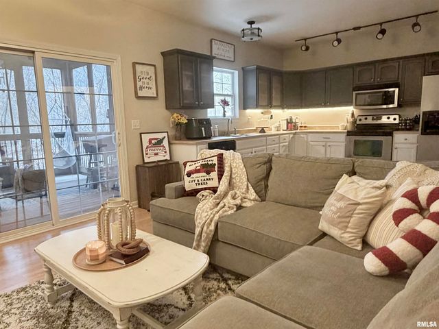 3445 W DORCHESTER Ridge D, Peoria, IL 61604