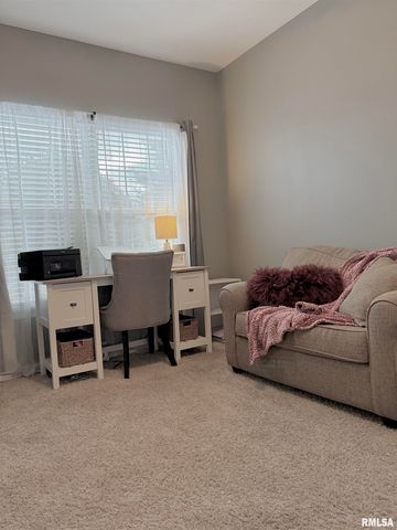 3445 W DORCHESTER Ridge D, Peoria, IL 61604