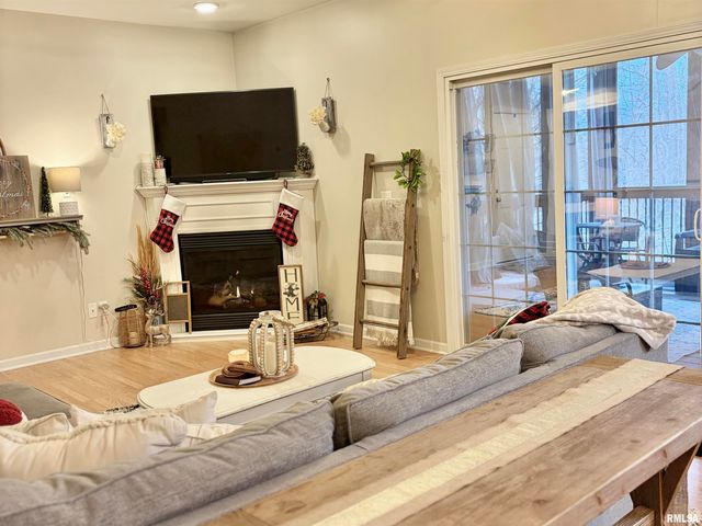 3445 W DORCHESTER Ridge D, Peoria, IL 61604