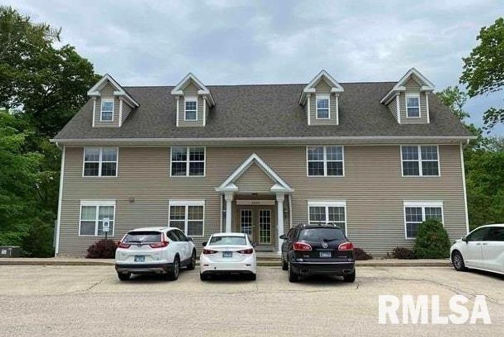 3445 W DORCHESTER Ridge D, Peoria, IL 61604