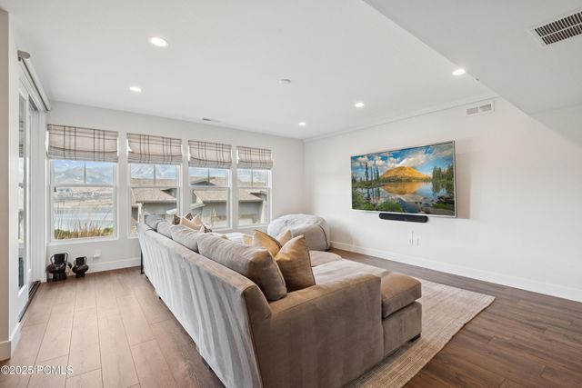 368 E Overlook Loop, Hideout, UT 84036