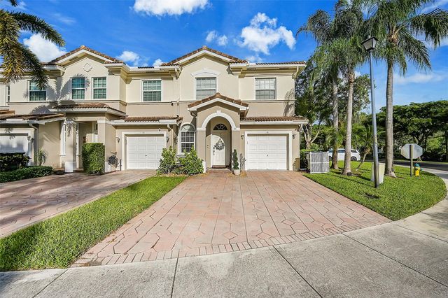 81 Legacy Court, Delray Beach, FL 33445