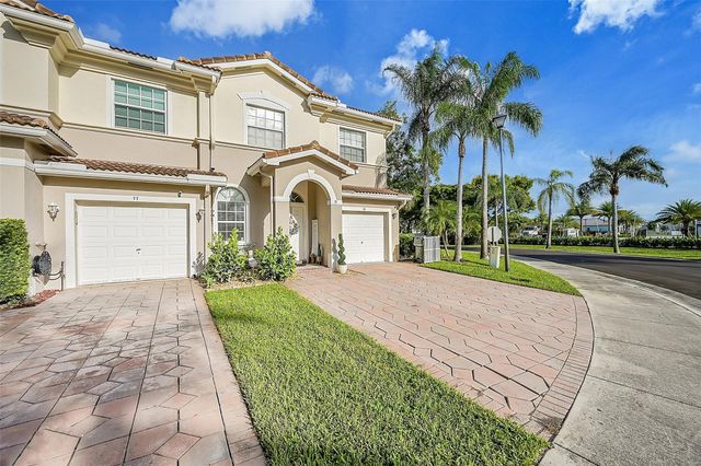 81 Legacy Court, Delray Beach, FL 33445