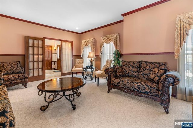 238 Park Avenue, Teaneck, NJ 07666