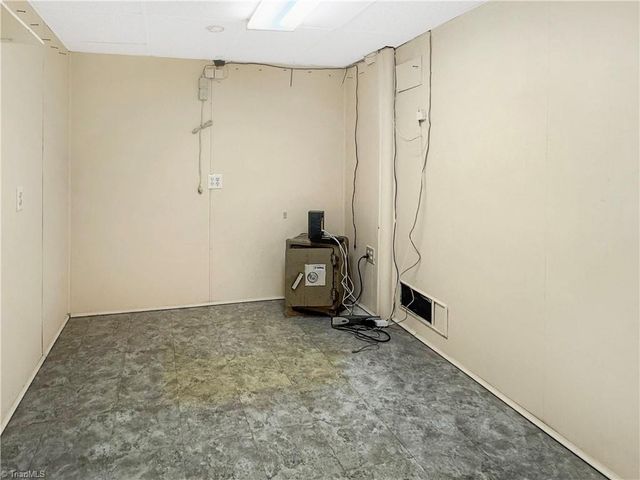 509 Valleybrook Drive, Jamestown, NC 27282