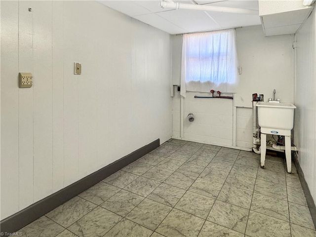 509 Valleybrook Drive, Jamestown, NC 27282