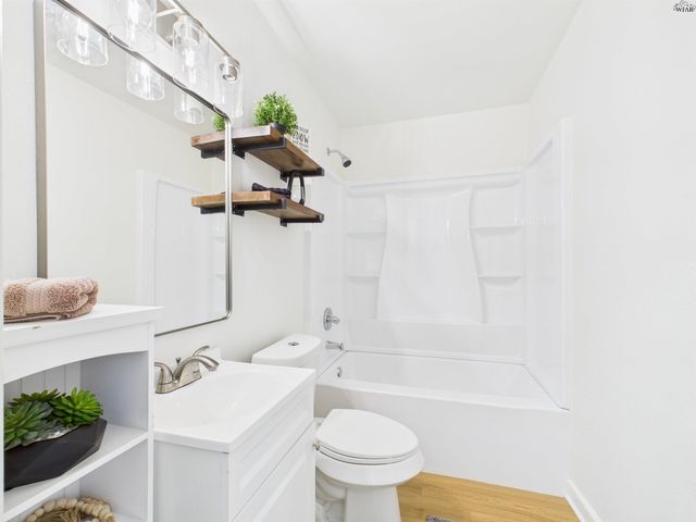 1009 ROSEBUD STREET, Burkburnett, TX 76354