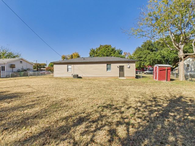 1009 ROSEBUD STREET, Burkburnett, TX 76354