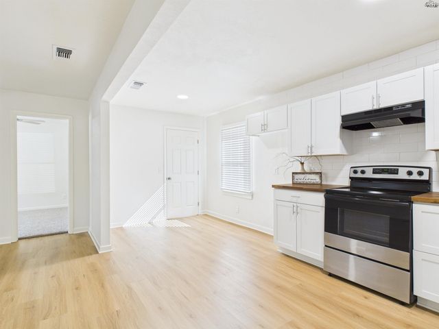 1009 ROSEBUD STREET, Burkburnett, TX 76354