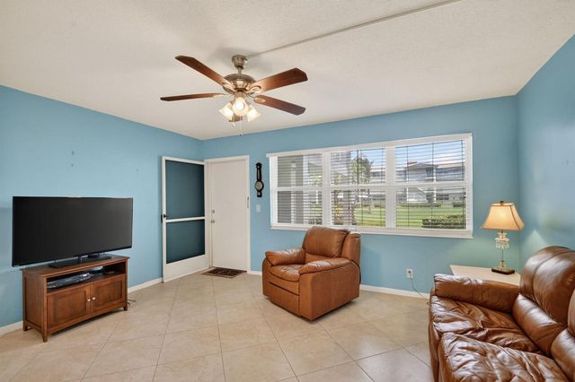370 Horizon Street E 107, Boynton Beach, FL 33435