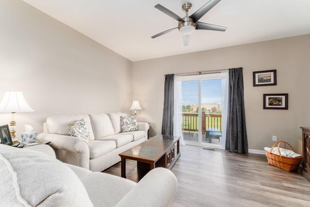 292 Autumn Ridge Circle, Pickerington, OH 43147